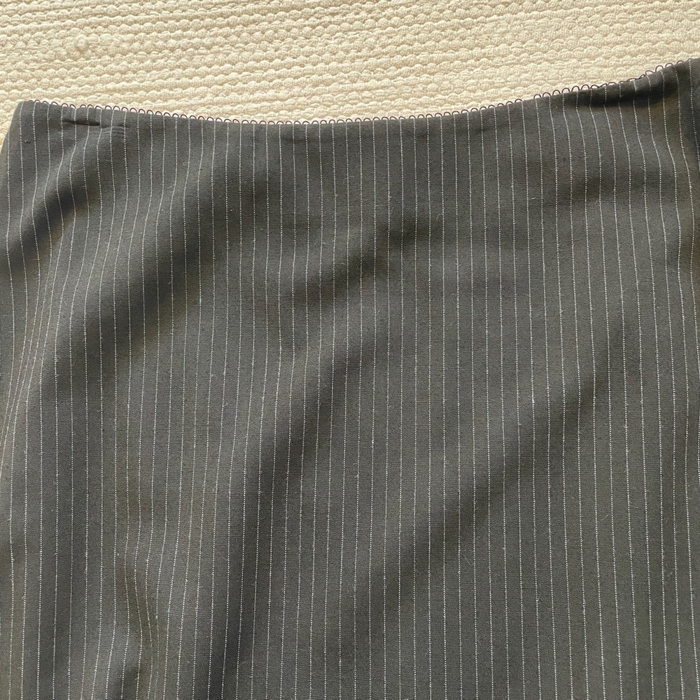 BCBG Maxazria Black Striped Pencil Midi Skirt with Side Slit Zip Size 2 - Picture 5 of 8